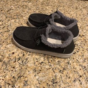 Black Hey Dude’s size 9